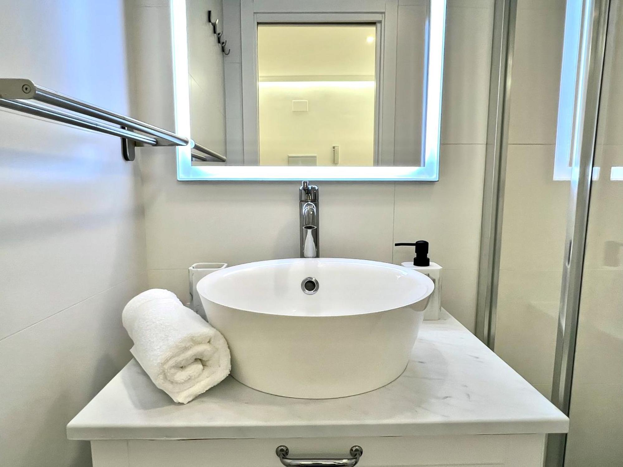 Apartment In The Heart Of Madrid-Piso En Malasana Eksteriør bilde